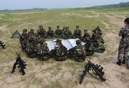 青少年軍事講述在野外活動遇危險天氣應(yīng)如何防護(hù)