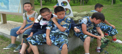 這個(gè)暑假讓孩子來青少年軍事體驗(yàn)軍事化的生活