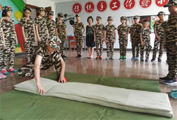 學(xué)習(xí)疊被子