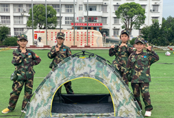 自己搭的帳篷