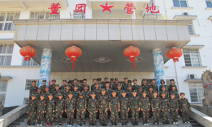 營(yíng)地集體照片