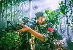 上饒八一軍事夏令營(yíng)讓你的孩子煥然一新