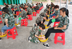 為什么參加軍事夏令營(yíng)