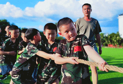 上饒八一軍事夏令營(yíng)對(duì)孩子有什么改變