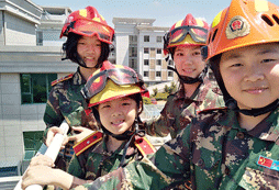 上饒八一軍事夏令營(yíng)培養(yǎng)孩子軍事素養(yǎng)