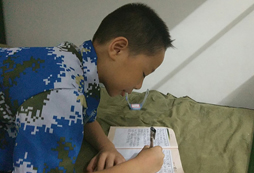 武漢軍事夏令營的老師怎么樣？