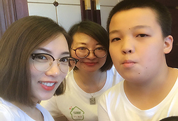 我和老師合影留戀