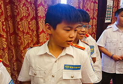 后面有個(gè)壞小子