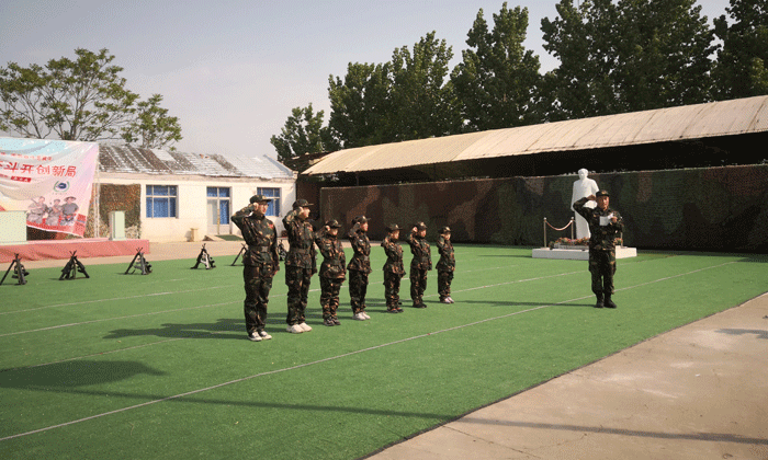 7天“藍色軍影”特戰(zhàn)特種兵營夏令營.gif