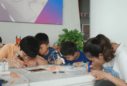 參加天津青少年科技夏令營(yíng)感受科技魅力