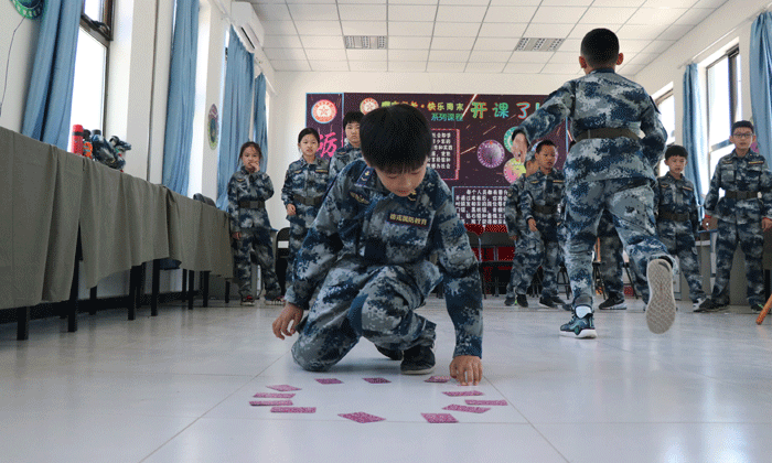河北軍事夏令營有哪些作用.gif