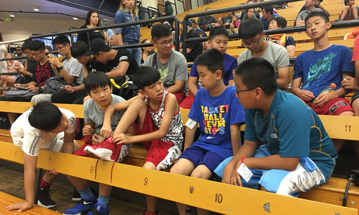 參加體育夏令營打籃球可以減肥