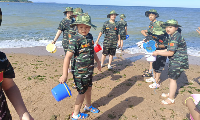 海邊嬉戲