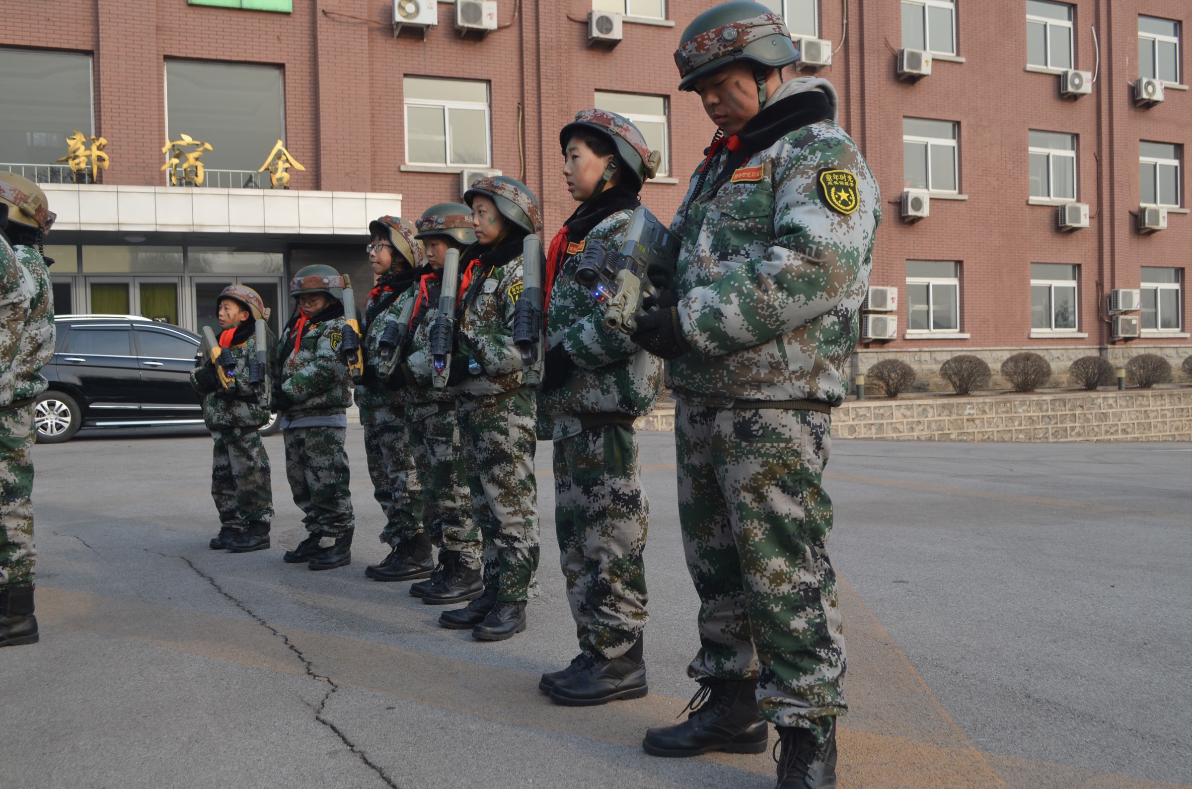 青少年參加童年時(shí)光軍事夏令營(yíng)的益處有哪些？