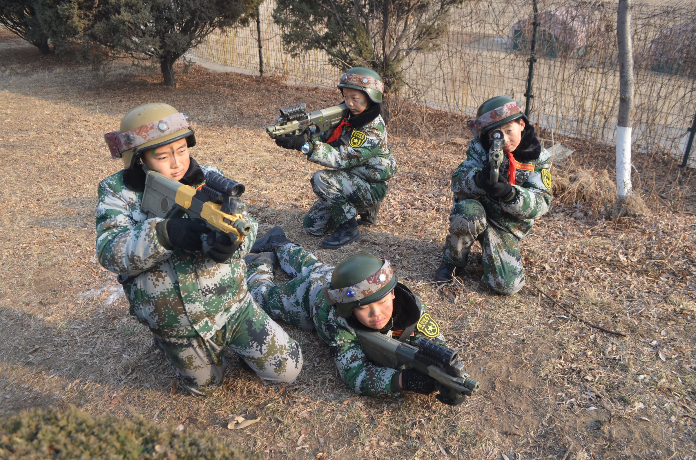 為什么要讓孩子參加童年時(shí)光軍事夏令營(yíng)