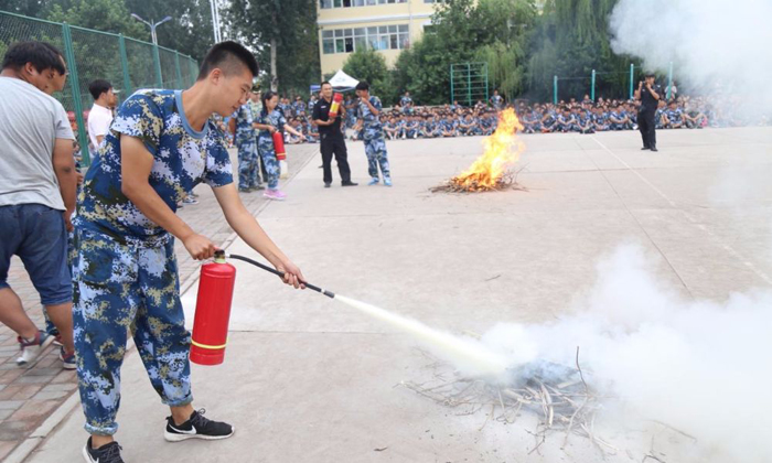 正確使用滅火器