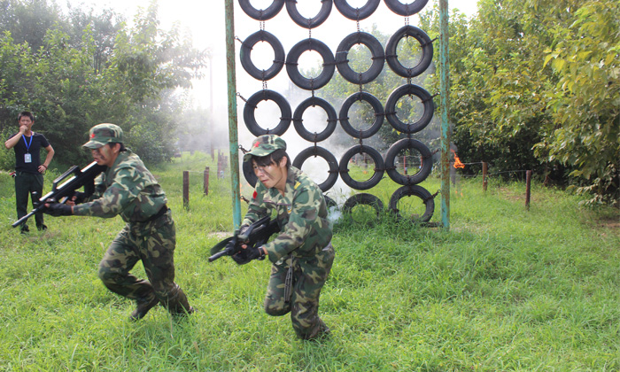 軍事夏令營(yíng)