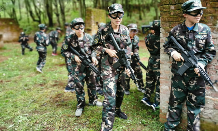 軍事拓展夏令營(yíng)報(bào)名多少錢
