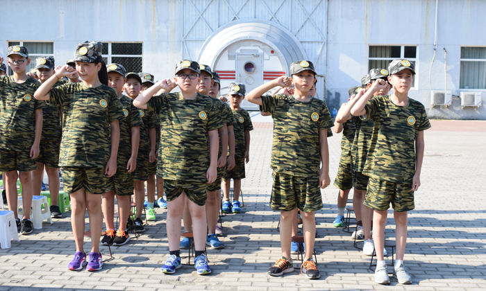 軍事夏令營