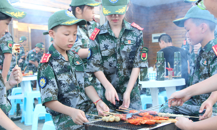 高中軍事化夏令營(yíng)報(bào)名