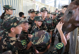 鐵血獵人軍事夏令營(yíng)全面保障孩子安全