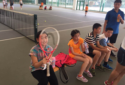  是什么讓青少年選擇網(wǎng)球夏令營？