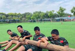 威海軍事夏令營的學(xué)費高不高