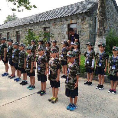 威海軍事夏令營(yíng)歡迎孩子假期來(lái)參加