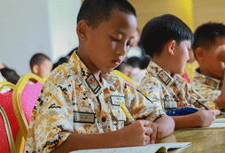 威寧軍事夏令營挖掘孩子潛能