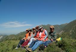 有前往大山深處進(jìn)行文化探索的夏令營嗎？
