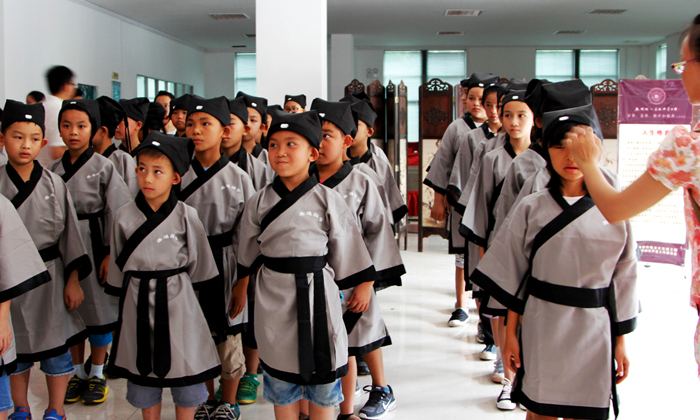 適合小學(xué)生參加暑期文化訓(xùn)練營.jpg