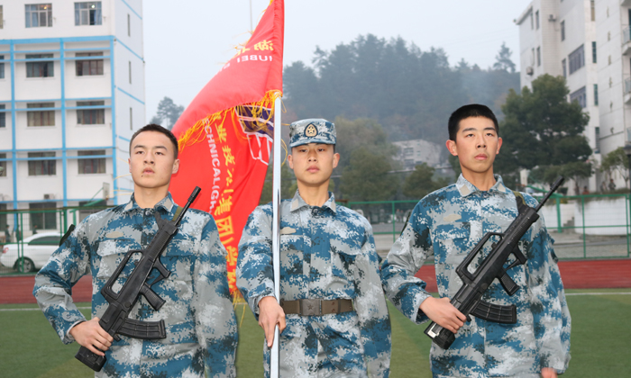 這是一段軍人與軍人之間的較量
