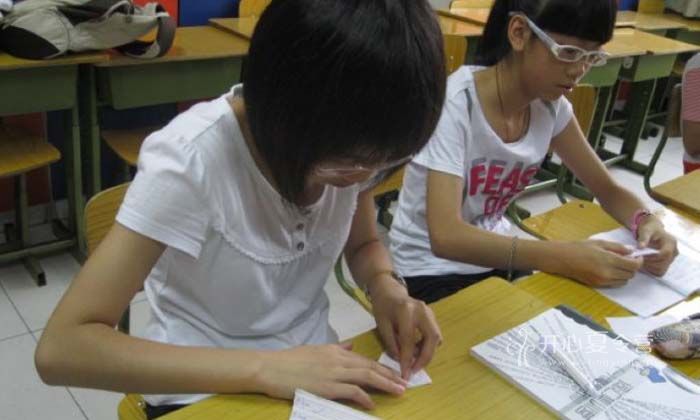 老師的英語(yǔ)游戲課堂