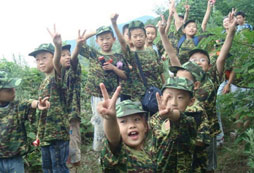 武漢軍事夏令營分享野外生火技巧