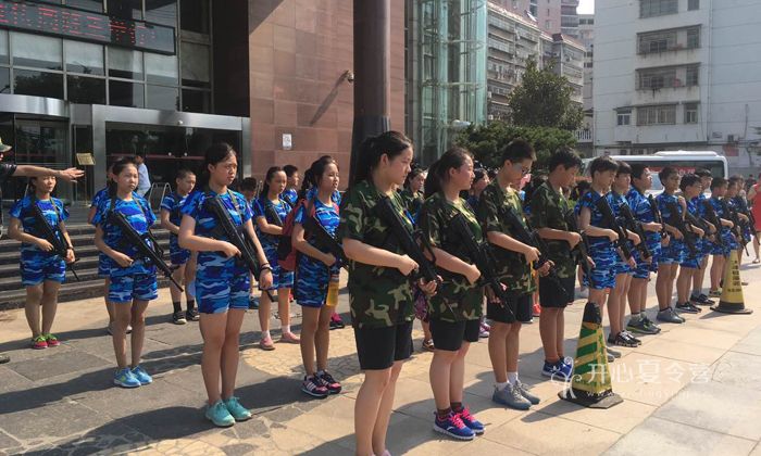 武漢軍事夏令營(yíng)課程