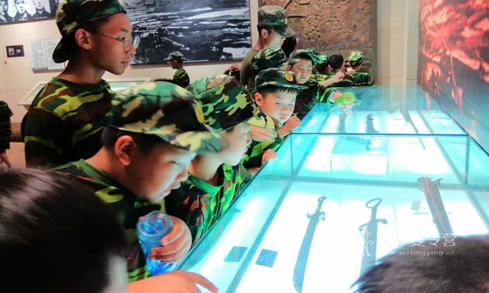 武漢軍事夏令營(yíng)