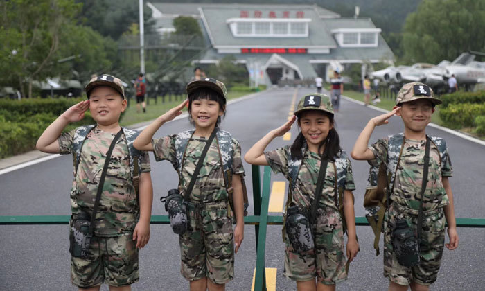 武漢軍事夏令營哪個機構(gòu)好