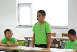 來武漢軍事夏令營培養(yǎng)孩子時間觀念吧！