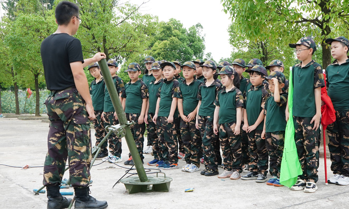 武漢軍事夏令營哪個機構(gòu)好