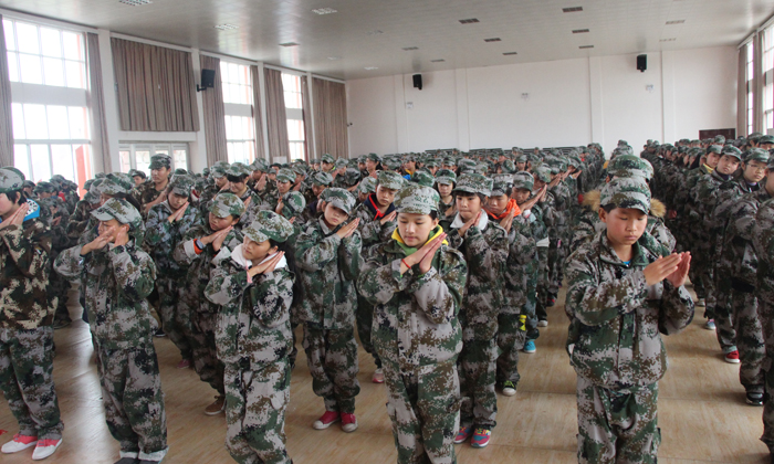 武漢軍事夏令營(yíng)