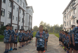 參加武漢軍事拓展夏令營給你不一樣的體驗(yàn)
