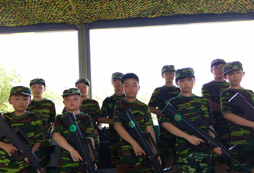 這個夏天武漢夏令營帶你玩轉最炫酷的軍事拓展訓練