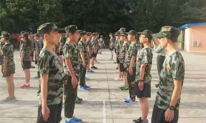 參加武漢軍事夏令營的好處.jpg