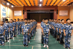 武漢有哪些14天的軍事夏令營課程？