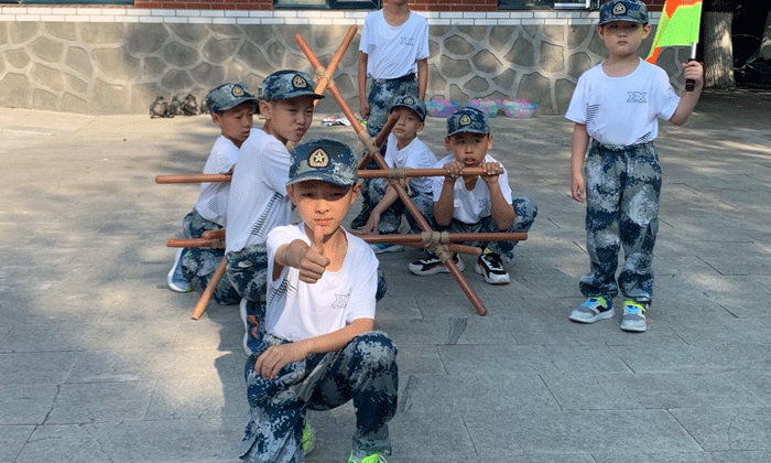 烏魯木齊軍事夏令營的安全保障有哪些？.gif
