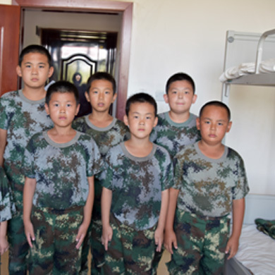 烏魯木齊軍事主題夏令營塑造文武雙全的青少年
