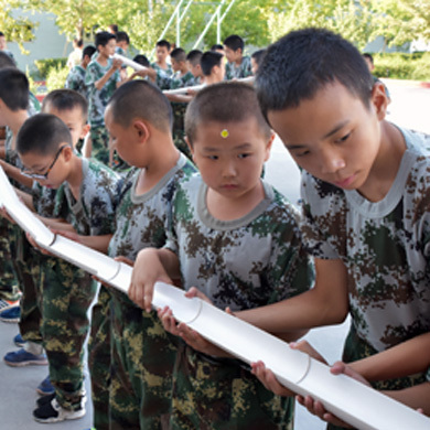 烏魯木齊軍事夏令營提升孩子意志力
