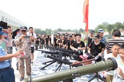 烏魯木齊軍事夏令營(yíng)是孩子暑假生活極好的挑戰(zhàn)