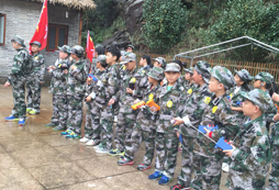 烏魯木齊小學(xué)生軍事夏令營(yíng)是否值得參與