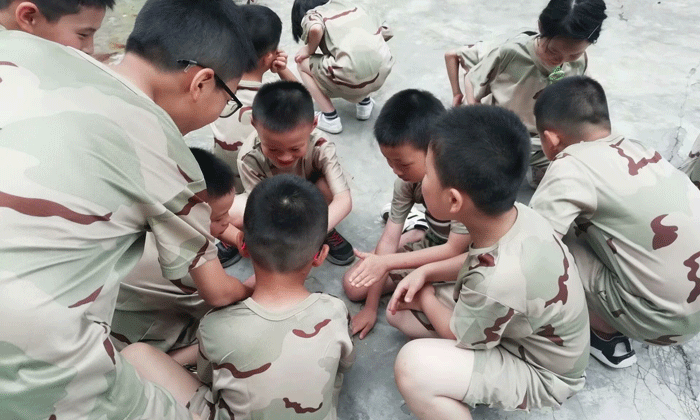參加烏魯木齊勵志夏令營的好處有哪些？.gif